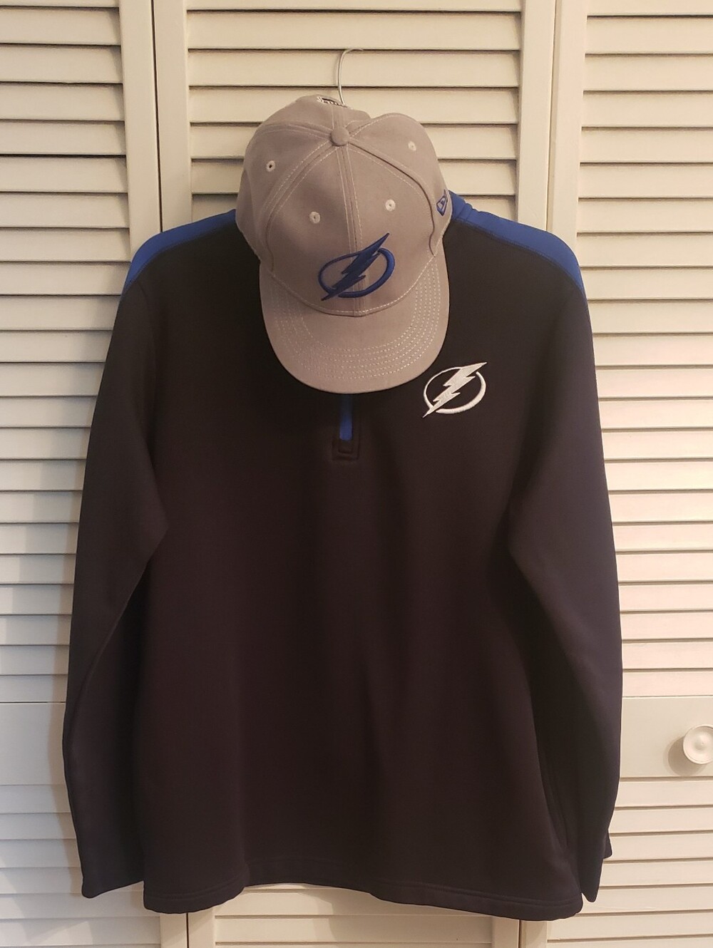 NHL Official Licensed Tampa Bay Lightening Bundle